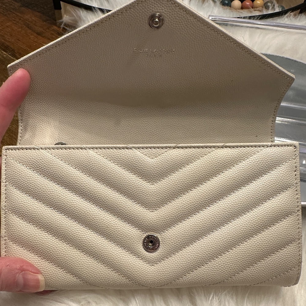 ❌❌❌SOLD❌❌❌YSL RARE Colorway Wallet🤍 - Picture 7 of 11